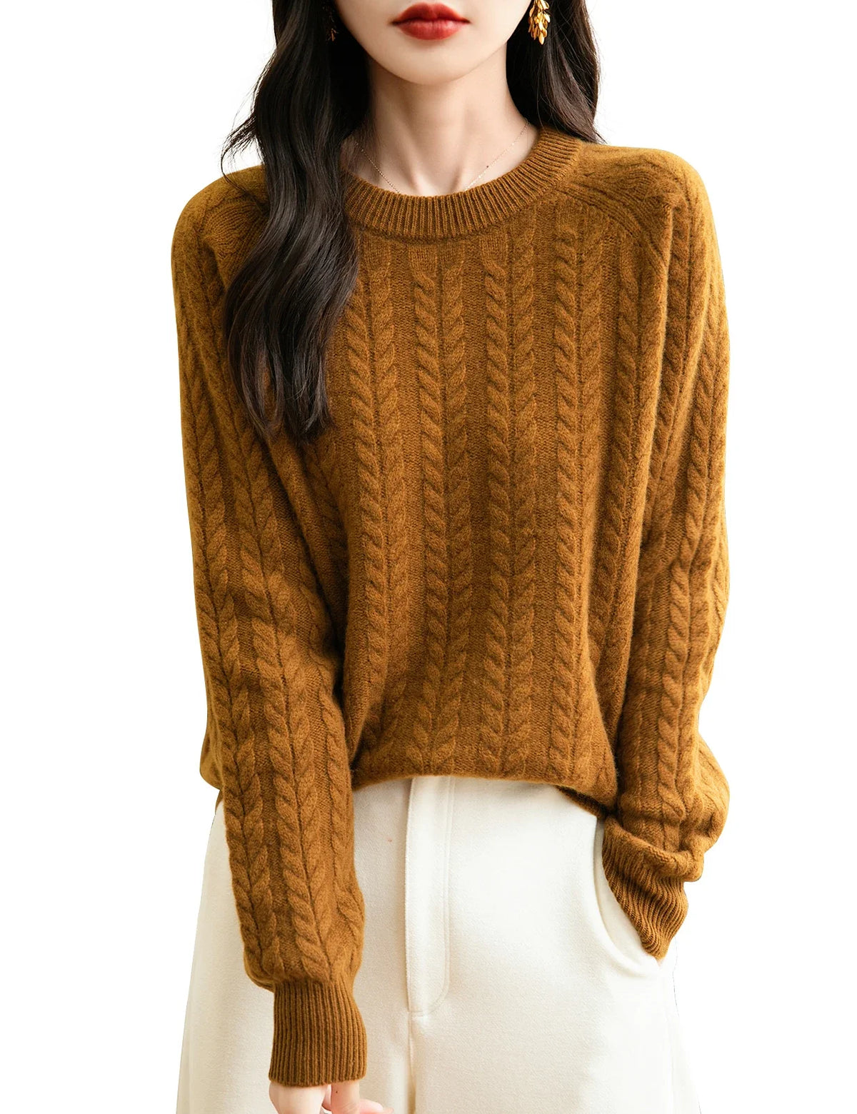 Women's cable-knit sweater with crew neck in caramel brown