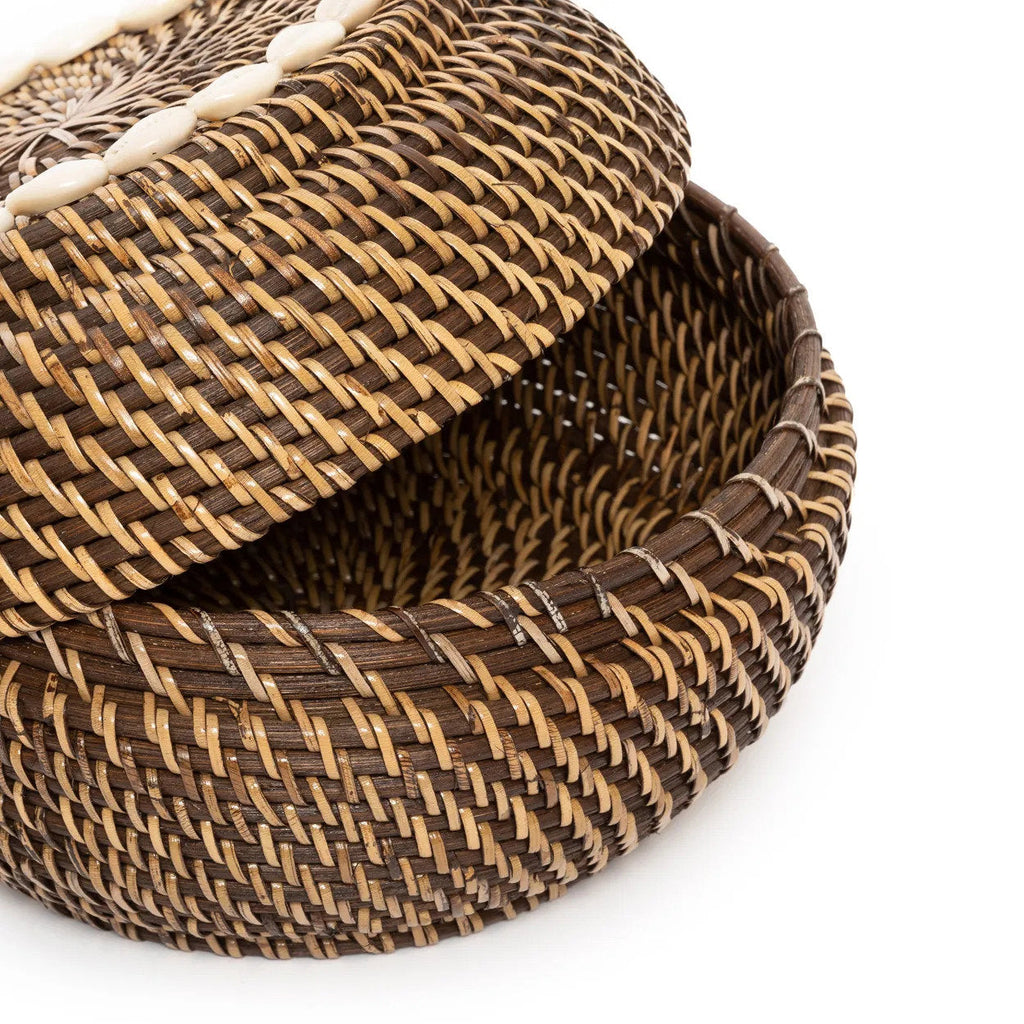 Opbergmand rotan met deksel en cowrieschelpen, naturel bruin, 23 x 23 x 15 cm