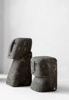 Beeldje zandsteen handgesneden Sumba Steen #25, grijs – 11 x 5 x 4 cm, woonkamer