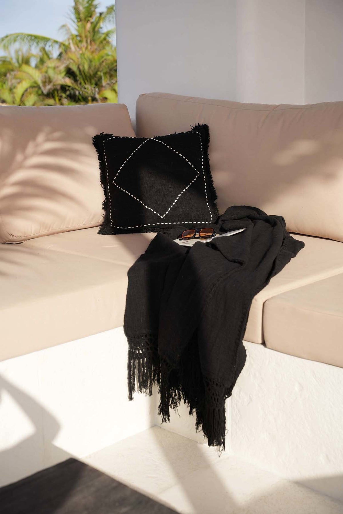 Plaid katoen boho The Gypsy zwart met franjes 122 x 260 cm voor bank en bed