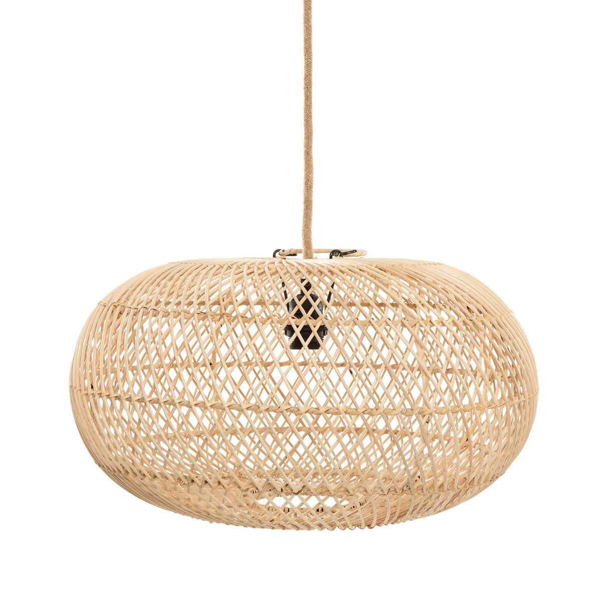 Ronde hanglamp van naturel gevlochten rotan met open weving, hangend aan een touwsnoer