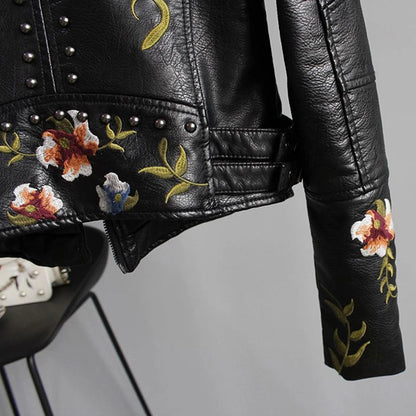 Women's biker jacket with floral embroidery – fashionable transitional jacket for stylish outfits