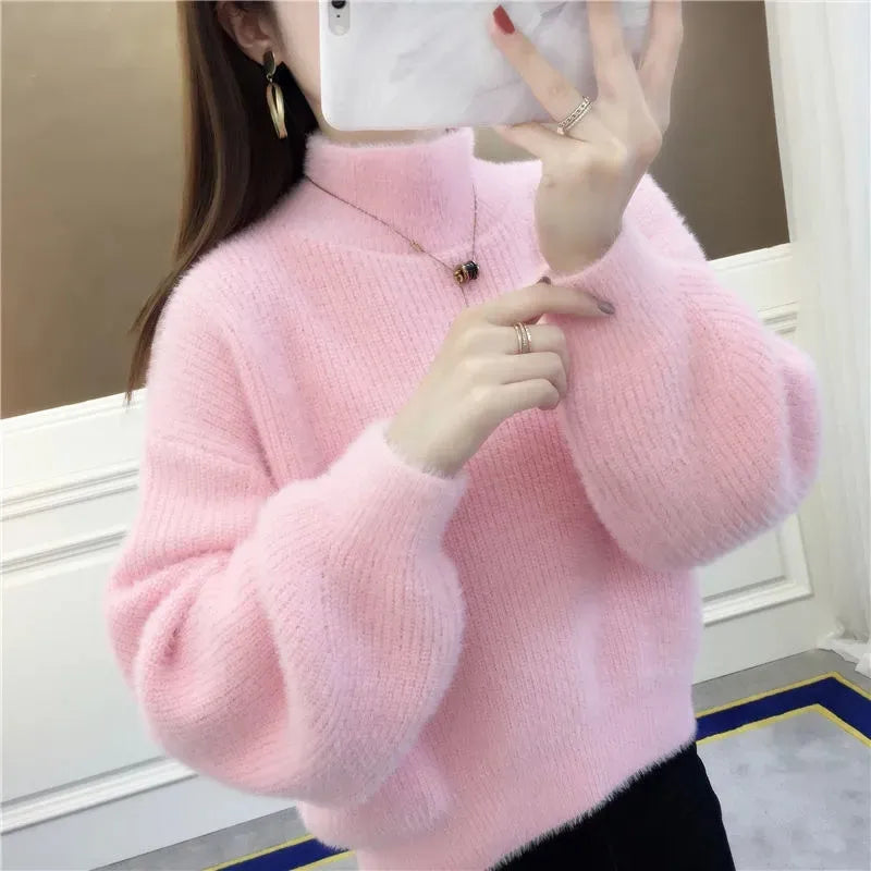 Women's fluffy turtleneck sweater with long balloon sleeves