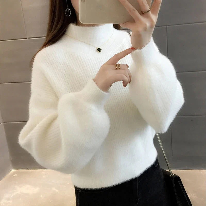 Women's fluffy turtleneck sweater with long balloon sleeves