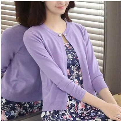 Women's cropped knit cardigan with pearl buttons, long-sleeve knitted cardigan