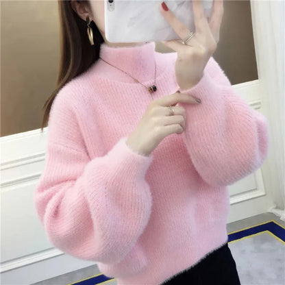 Women's fluffy turtleneck sweater with long balloon sleeves