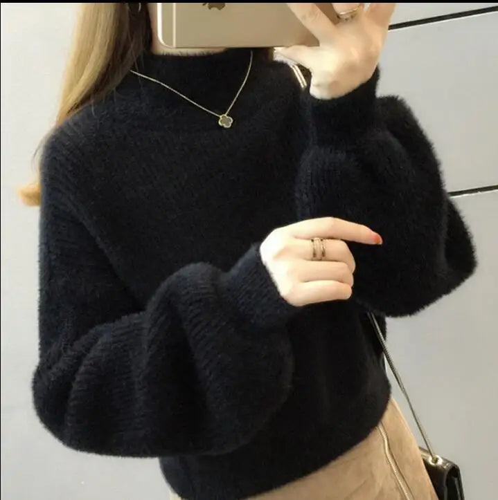 Women's fluffy turtleneck sweater with long balloon sleeves