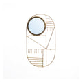 Ovale wandhanger van dun messingkleurig draad met kleine ronde spiegel, haakjes en geometrisch lijnenpatroon