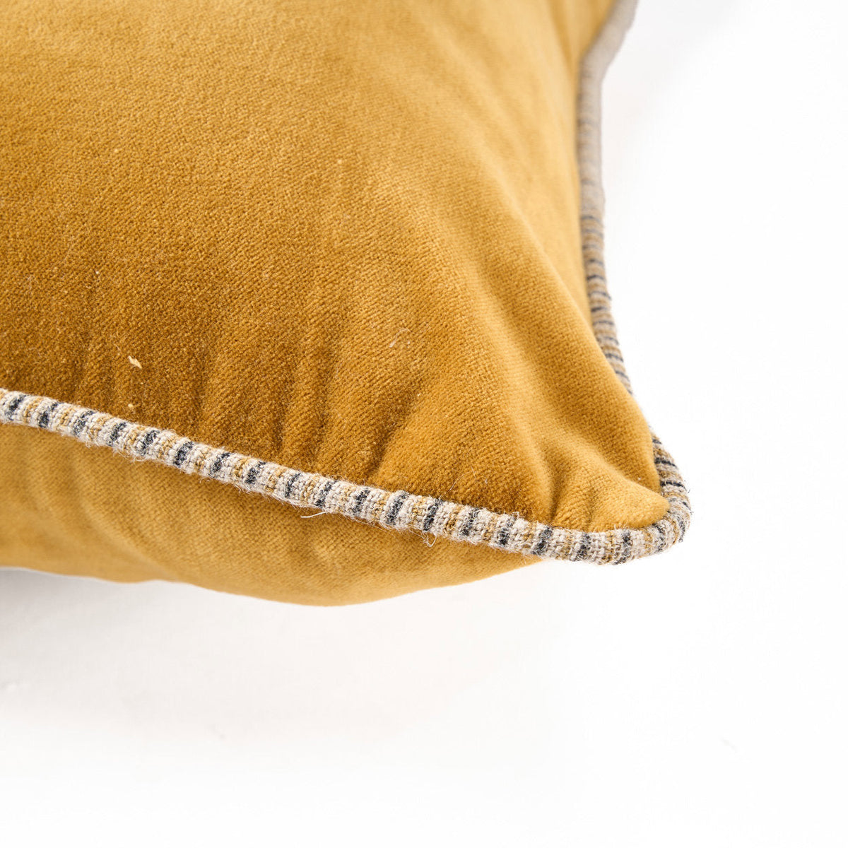 Kussenhoes fluweel Velvet Crush mosterdgeel 50 x 50 cm voor woonkamer en slaapkamer