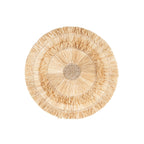 Ronde naturelkleurige wanddecoratie van sisal met franjeringen en een gevlochten middenstuk