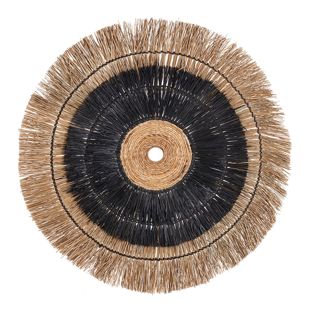 Ronde wanddecoratie van bananenblad met naturel franje en een zwarte ring rond een naturel middelpunt