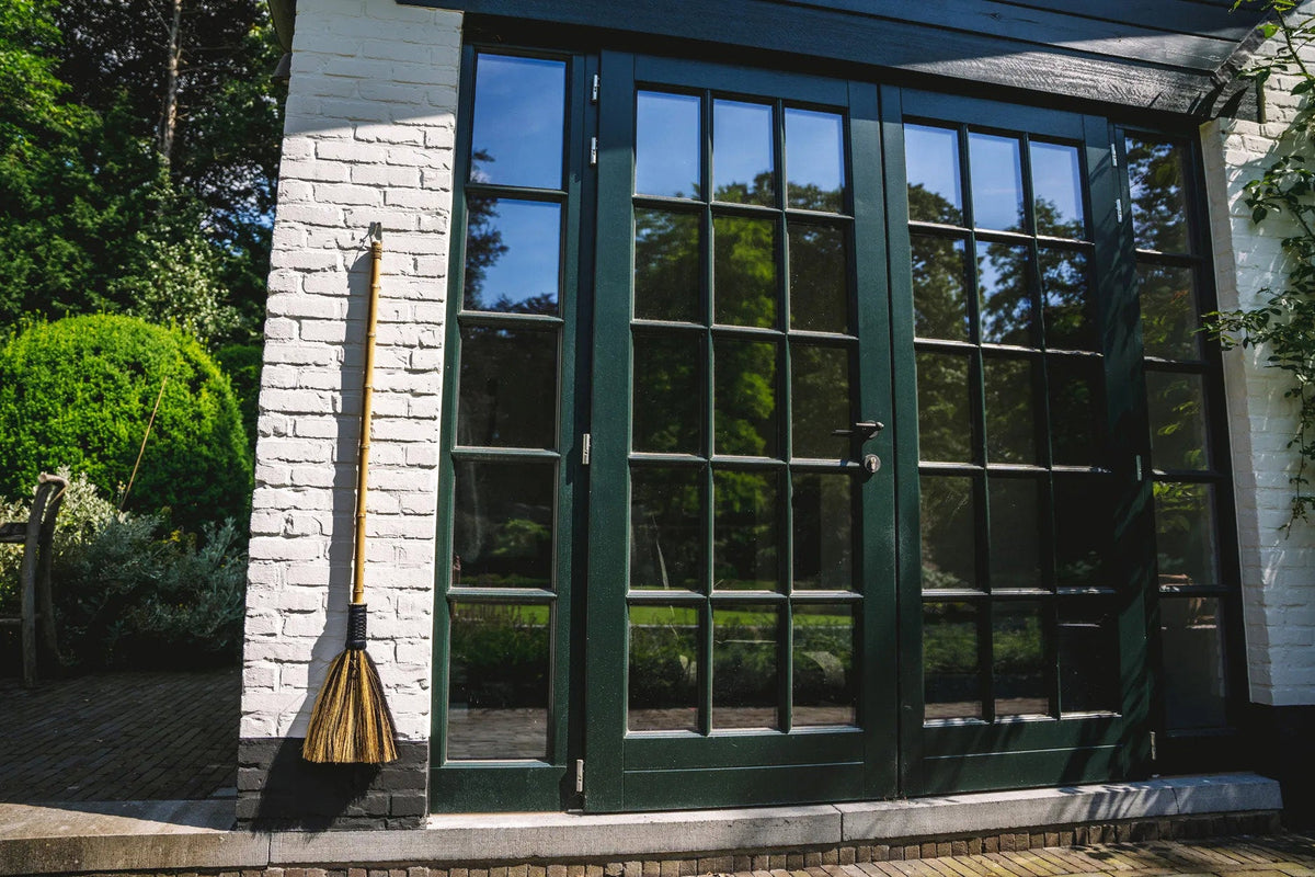 Bezem gras met houten steel, natuurlijk zwart, 5 x 30 x 130 cm, decoratief accent voor woonkamer en hal