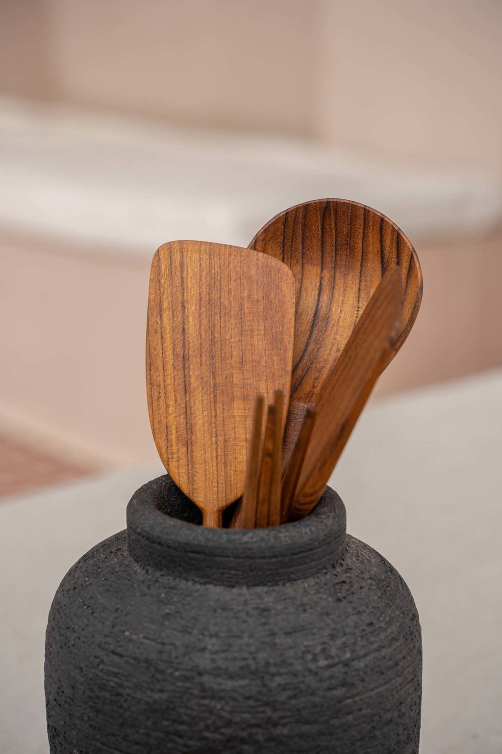 Vaas terracotta Peaky zwart, maat S – H 14 x Ø 13 cm, voor droogbloemen