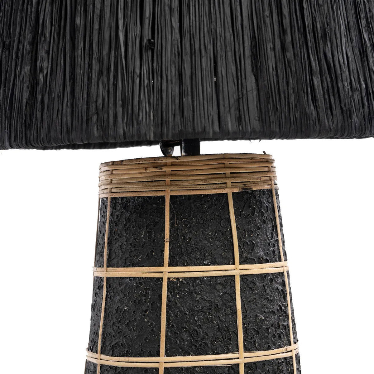 Tafellamp terracotta en gras Naxos, zwart met naturel rotan – 56 cm hoog, 25 x 25 cm