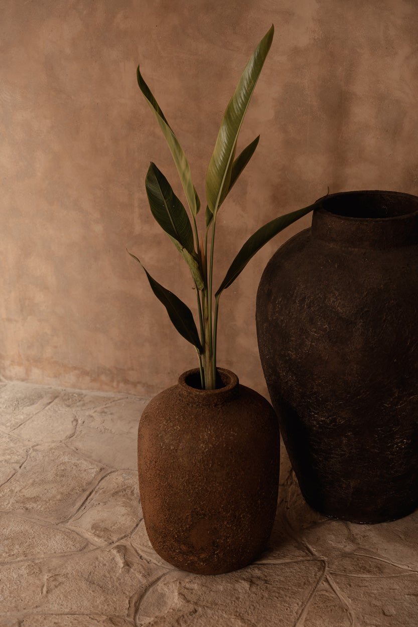 Vaas terracotta Clay Echo L, ronde vloervaas met ruwe aardse textuur, 30 x 30 x 40 cm