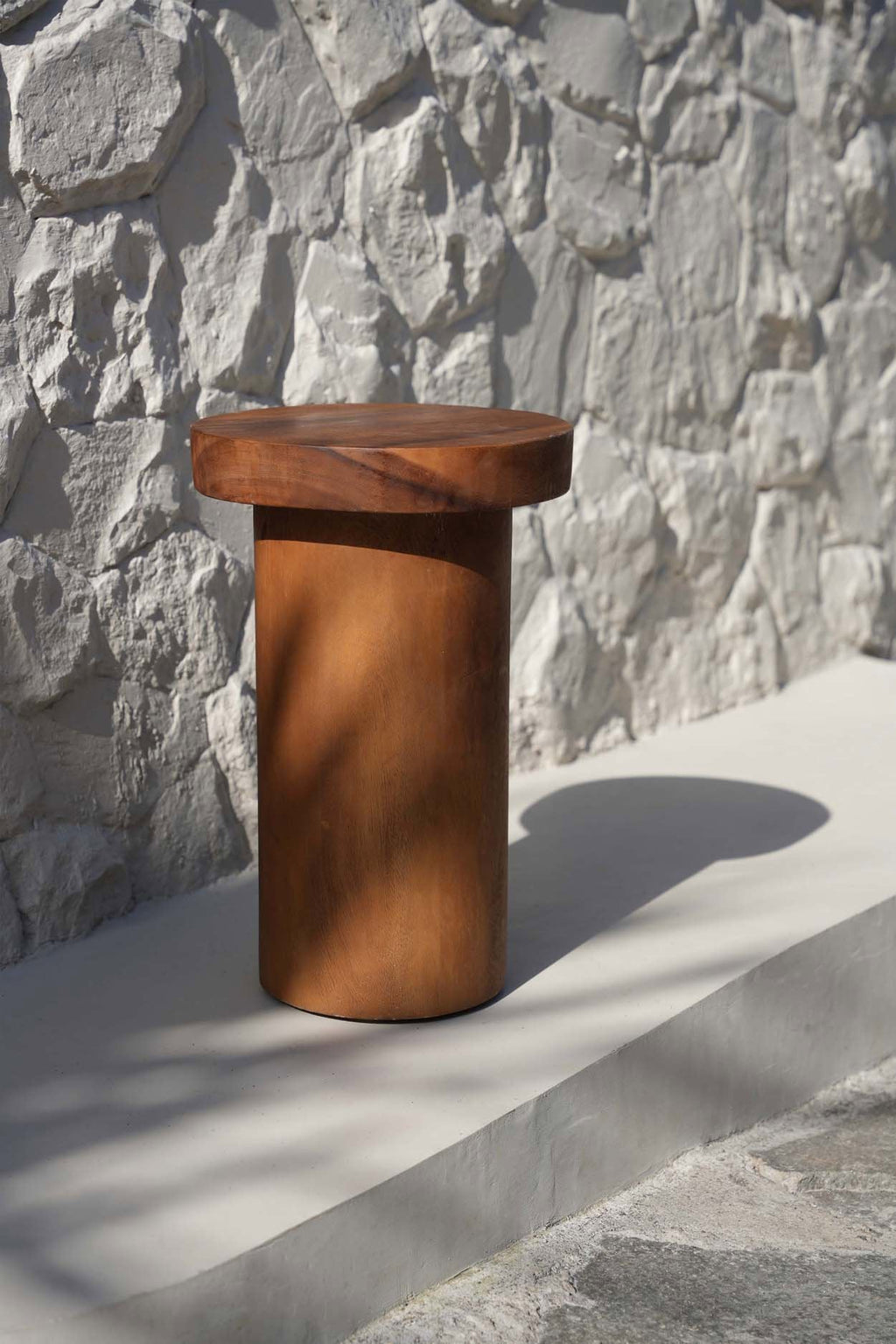 Bijzettafel suarhout Inti naturel, rond 30 x 30 cm, hoogte 45 cm voor woonkamer