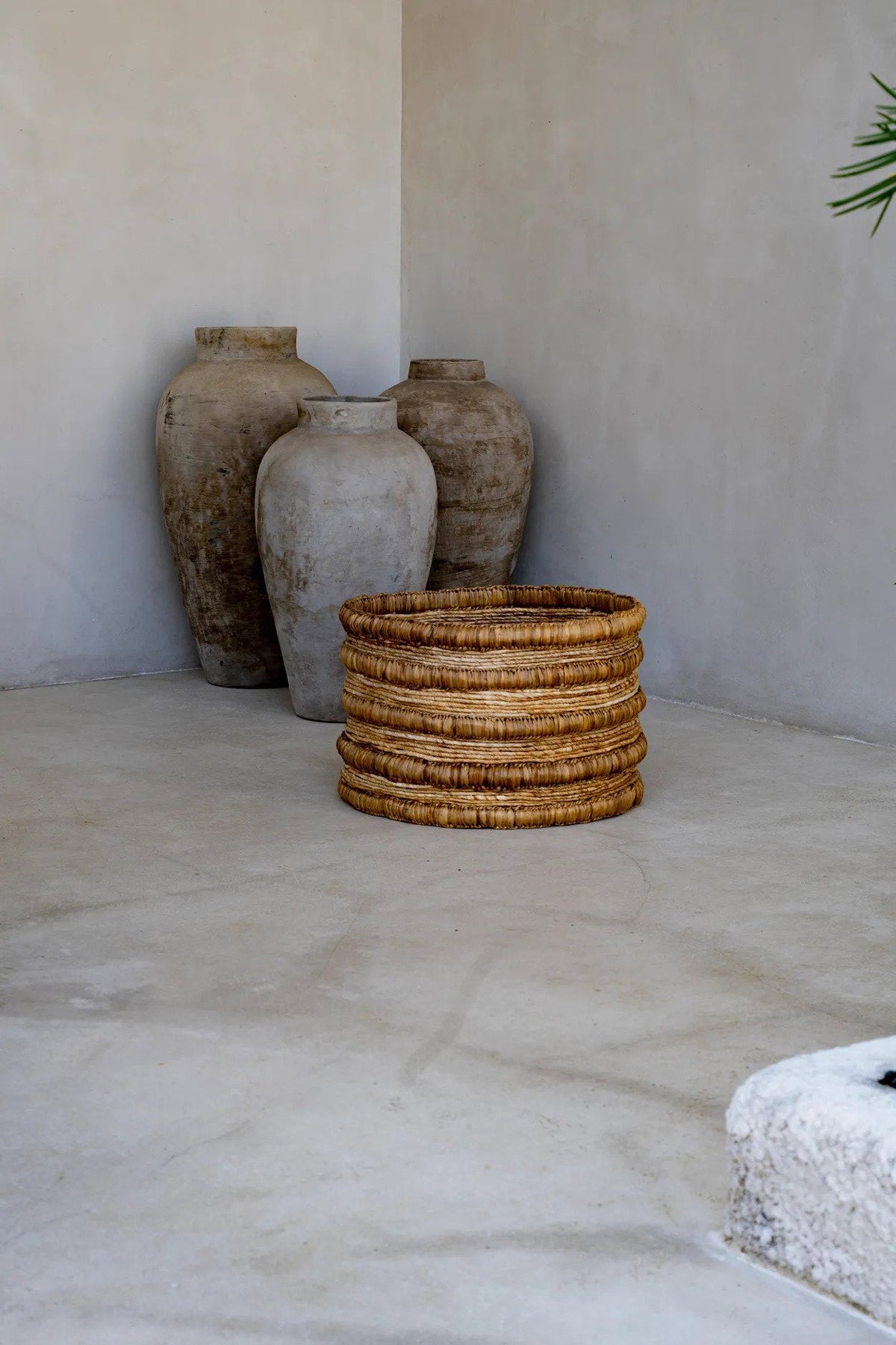 Mand waterhyacint en bananenblad Chungu handgeweven, naturel – Ø 54 x 35 cm, voor opberging en decoratie
