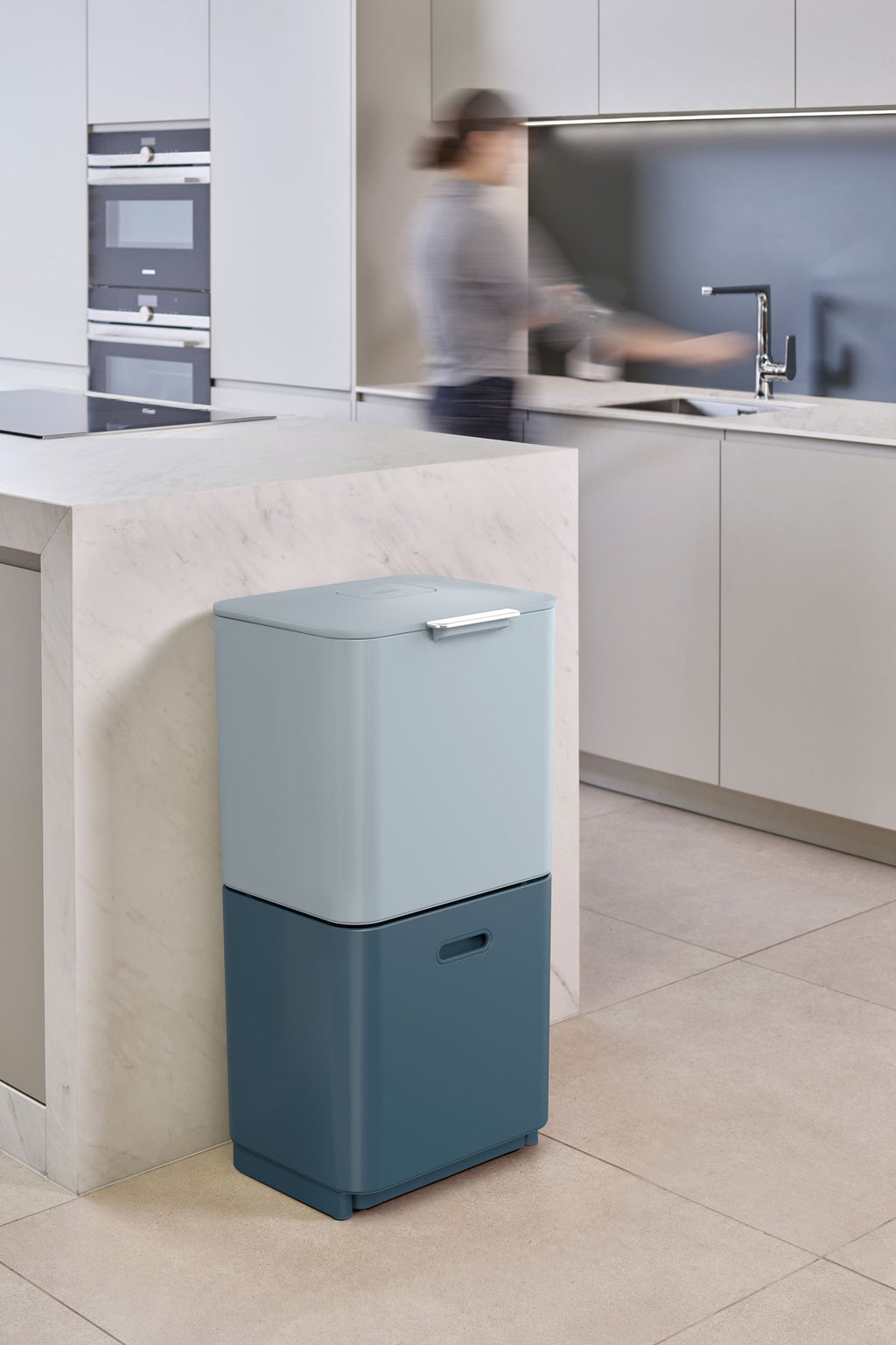 Prullenbak Totem Max Sky blauw 60 L, 2 compartimenten van 30 L voor afvalscheiding