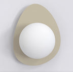 Wandlamp Ovo gepoedercoat staal modern mokka met witte bol Ø 10 cm, G9 fitting, voor hal en slaapkamer
