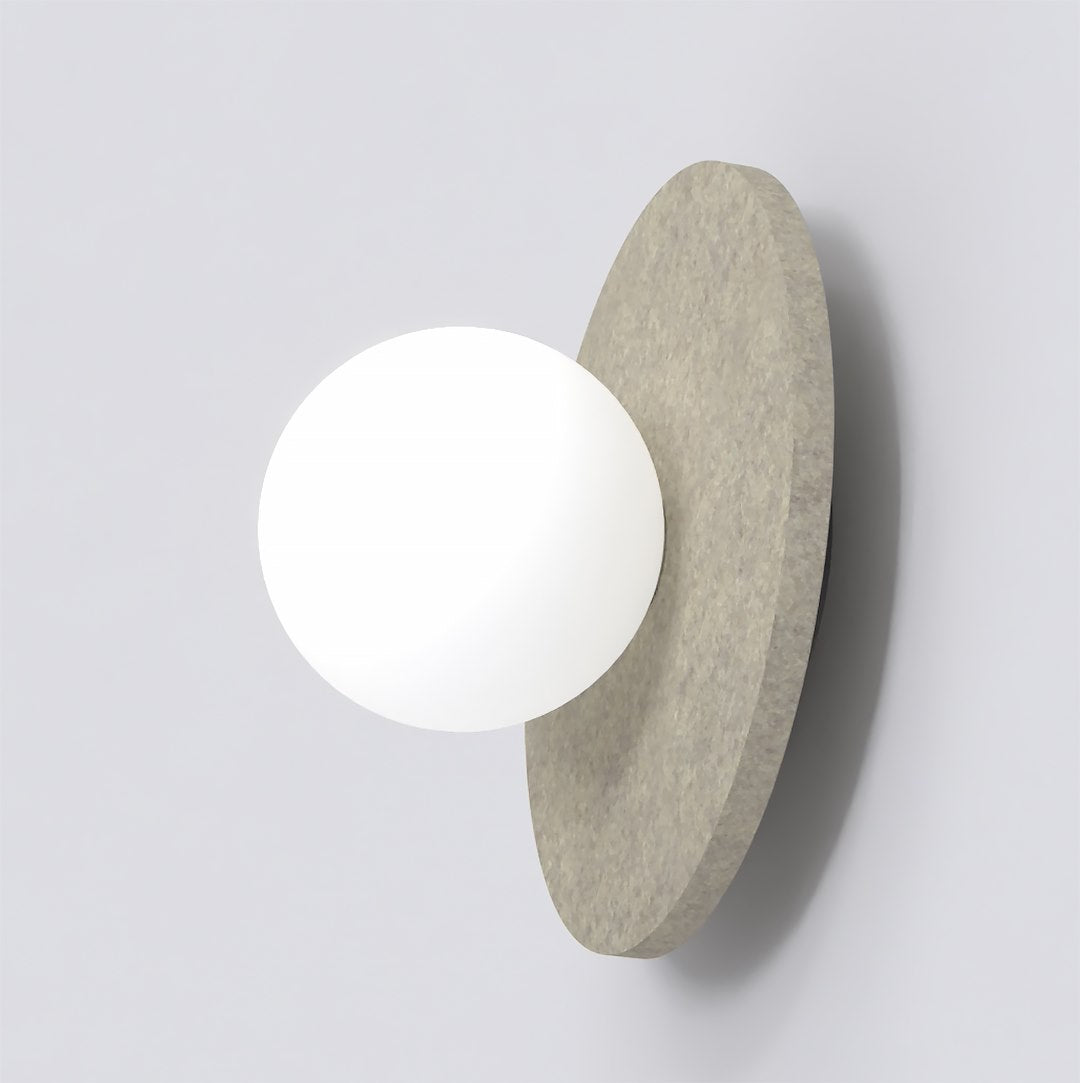 Wandlamp gepoedercoat staal en vilt Calma boho beige 20 x 13 cm, G9 fitting voor slaapkamer en gang