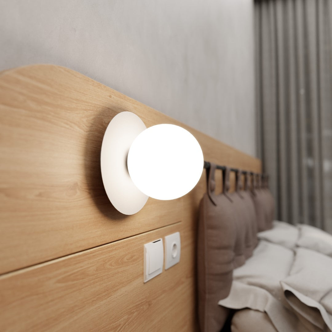 Wandlamp Minerva gepoedercoat staal en melkglas, modern, wit, Ø 15 cm, 1 fitting E14, voor hal, woonkamer of slaapkamer