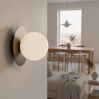 Wandlamp gepoedercoat staal minimalistisch Americana K1, zwart met witte bol, Ø 10 cm lampenkap, G9