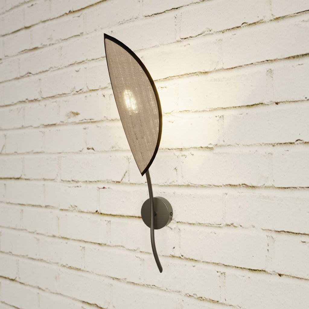Wandlamp gepoedercoat staal en rotan Lotus boho zwart met bruine kap, 12 x 51 cm, E14, woonkamer en slaapkamer