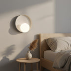 Wandlamp gepoedercoat staal minimalistisch Kido K1 mokka met witte kap, G9 led voor slaapkamer, gang en woonkamer