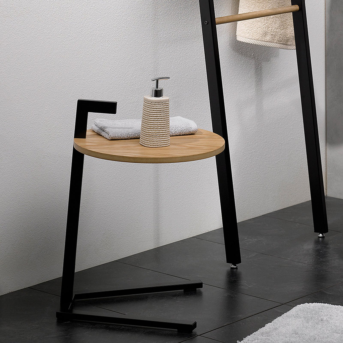 Bijzettafel eiken met zwart metalen onderstel, rond blad Ø 39,5 cm, hoogte 55 cm, voor woonkamer en slaapkamer