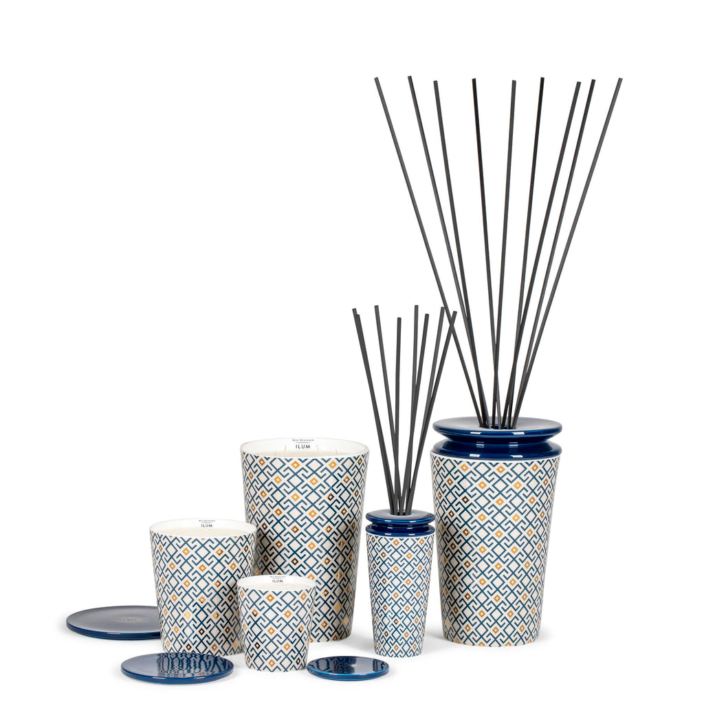 Geurkaars Ilum Fig Arabesque groot, vijg, kaneel en vanille, blauw met goud decor