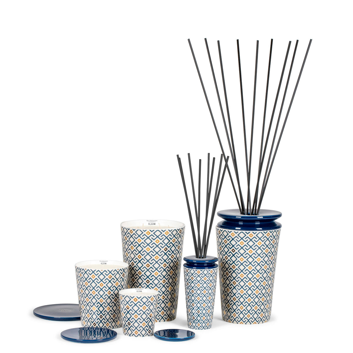 Geurkaars Ilum Fig Arabesque groot, vijg, kaneel en vanille, blauw met goud decor