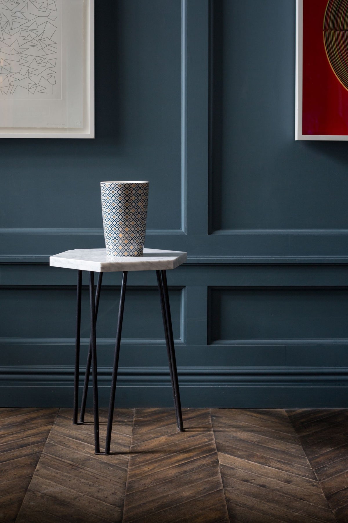 Geurkaars Ilum Fig Arabesque groot, vijg, kaneel en vanille, blauw met goud decor
