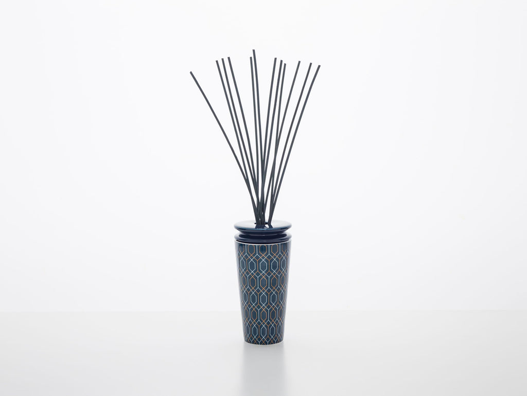 Geurdiffuser klein porselein Belgravia Lux, donkerblauw met geometrisch patroon, met geurstokjes voor slaapkamer, kantoor of badkamer