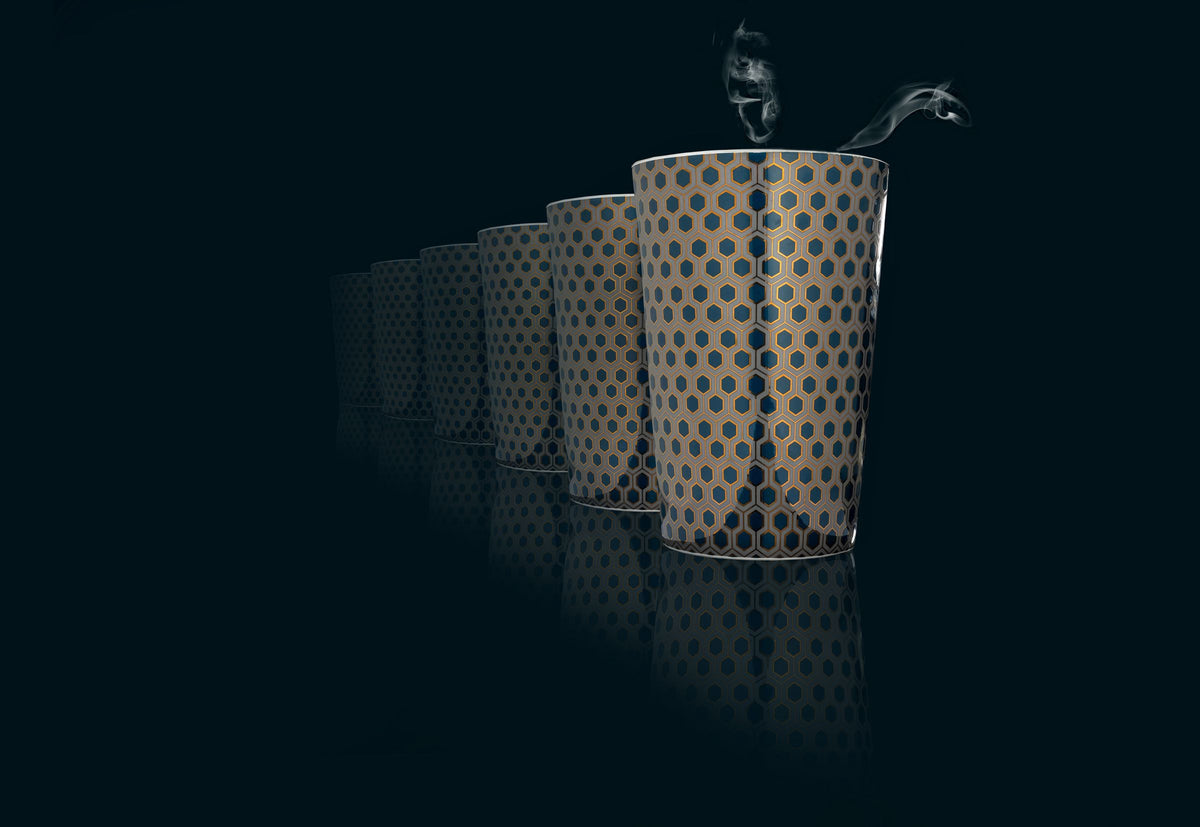 Geurkaars Ilum Cologne Retro middelgroot in retrohouder, blauw, voor woonkamer en slaapkamer