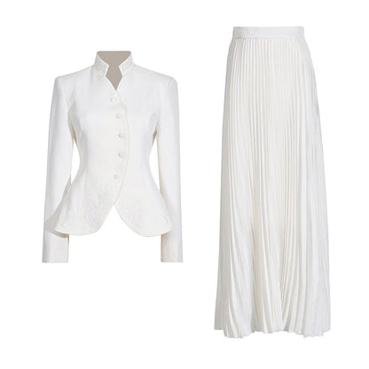 Geoff – Two-piece set with high-waisted, pleated skirt and three-dimensional embroidery design