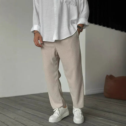 Max – Loose straight sport-casual pants in Hong Kong style
