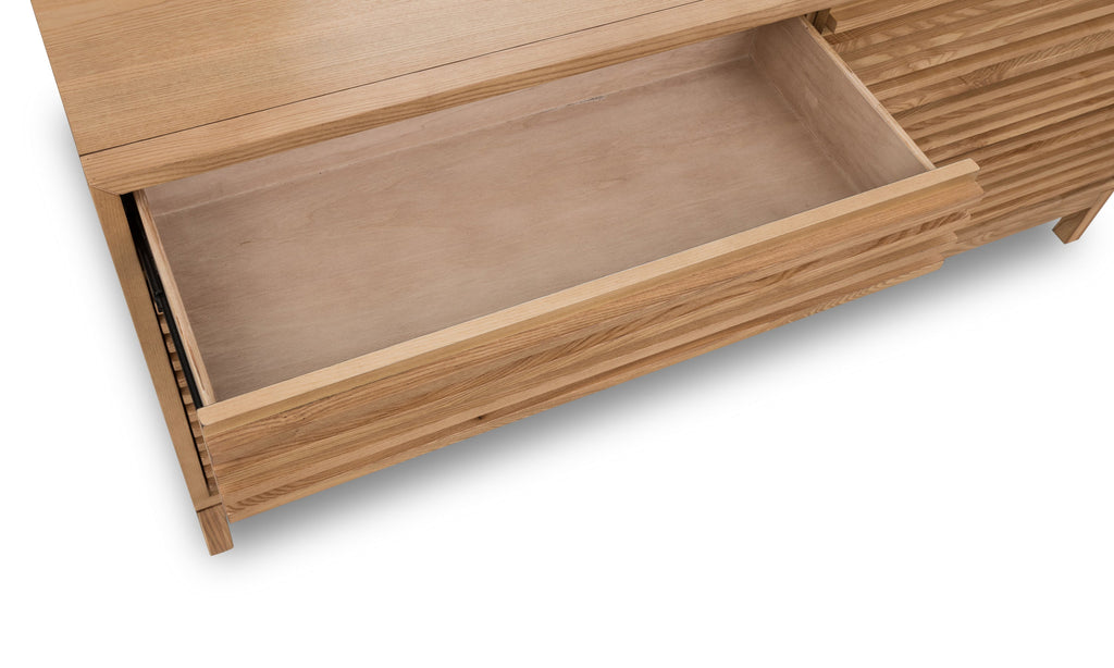 Ladekast essenhout Tanner Flaxen naturel met zes lades, lamellenfront – 173 x 46 x 84 cm