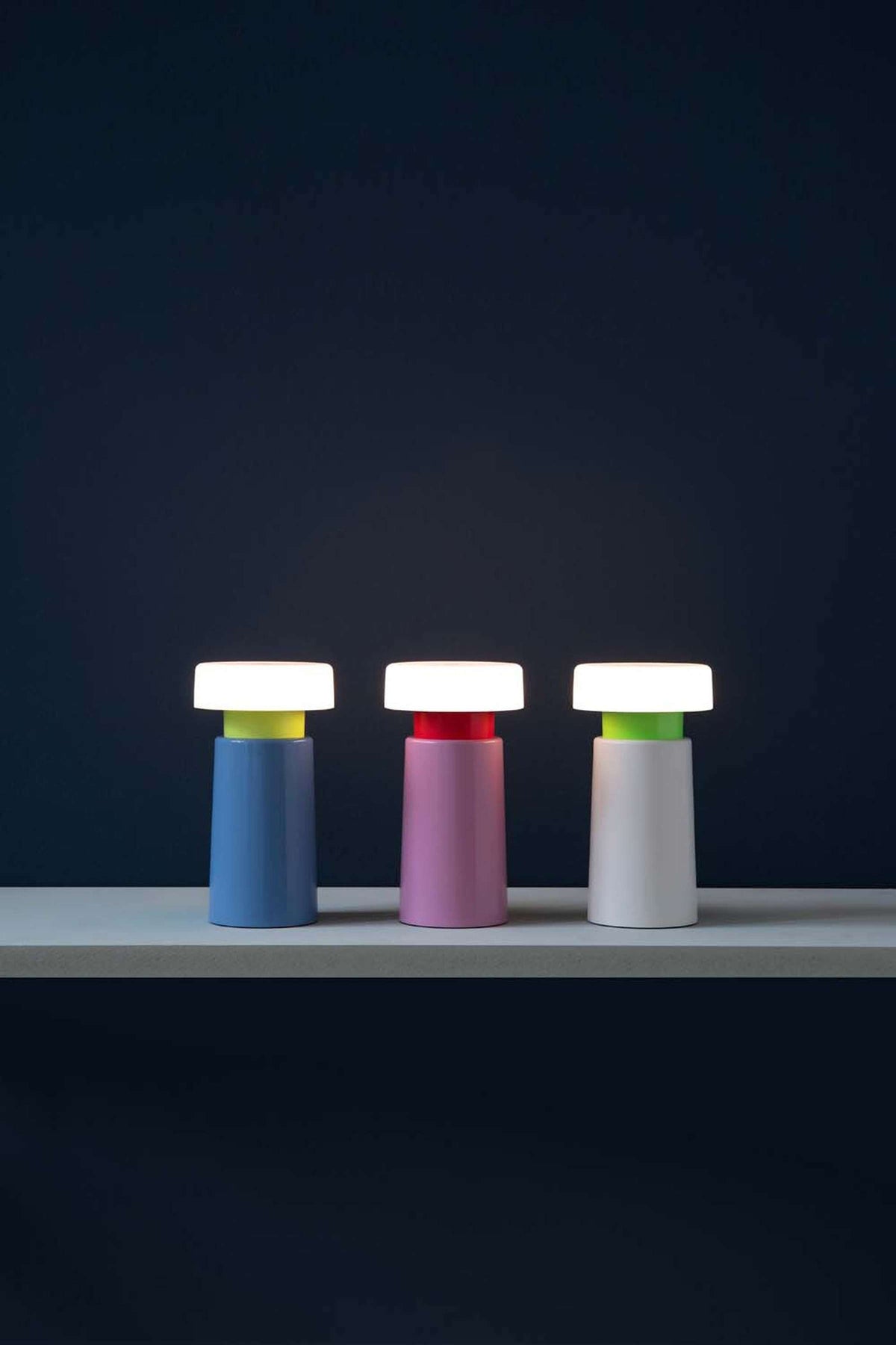 Tafellamp led oplaadbaar kunststof Victoria aquablauw H 17,5 cm Ø 9,5 cm, draadloos met dimmer