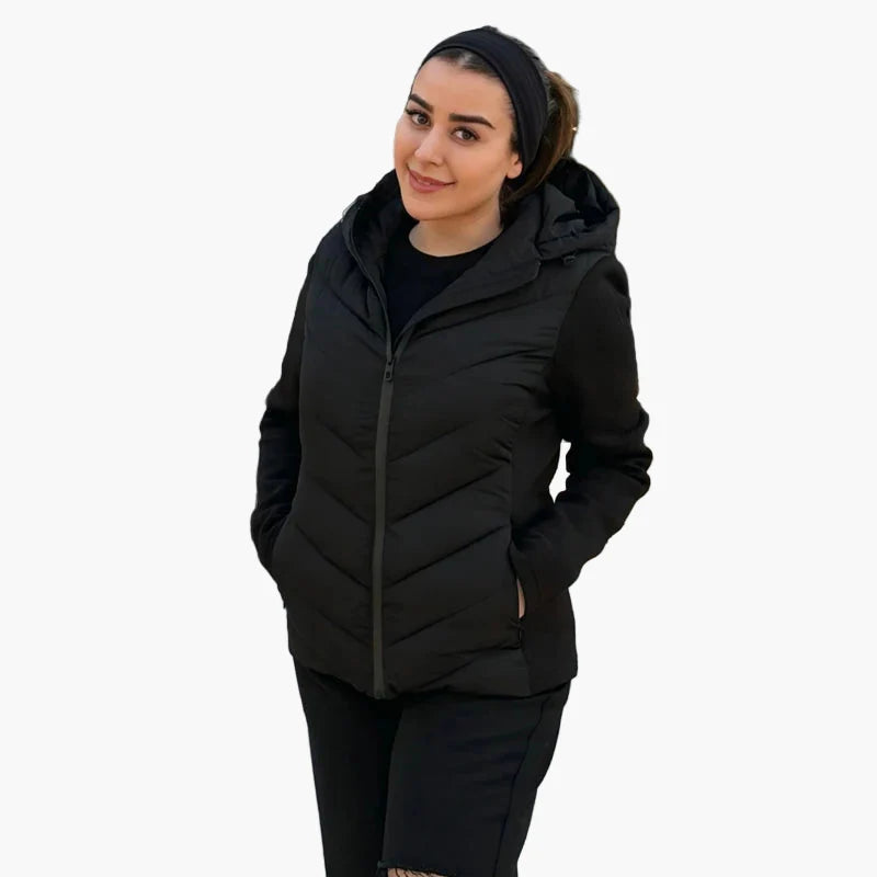 Damen Steppjacke mit Kapuze – Modischer Freizeit-Look für Herbst und Winter