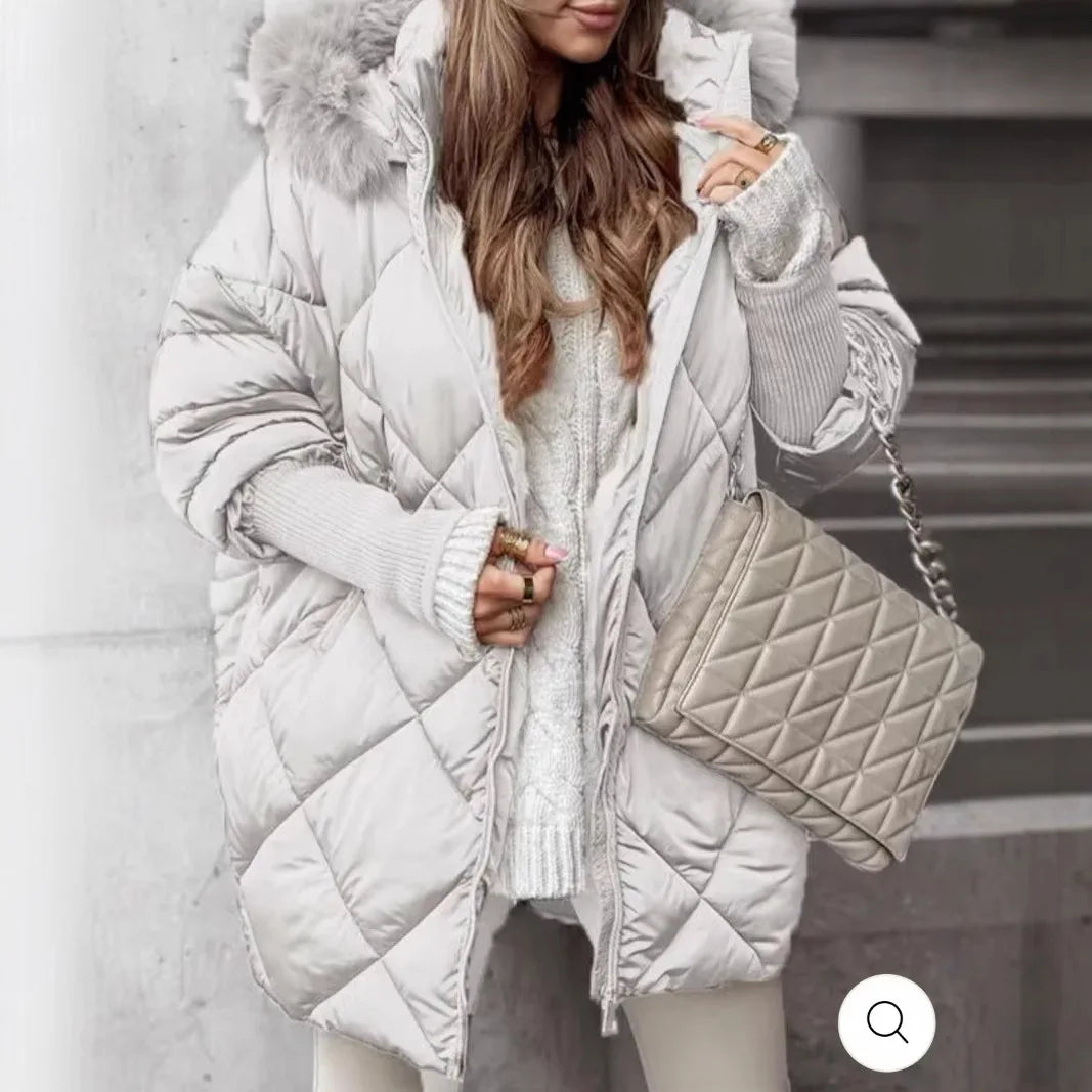 Women's quilted winter jacket with hood and faux fur trim