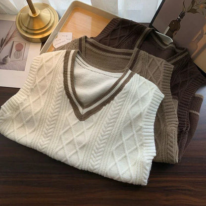 Women's knitted vest with V-neck and cable-knit pattern