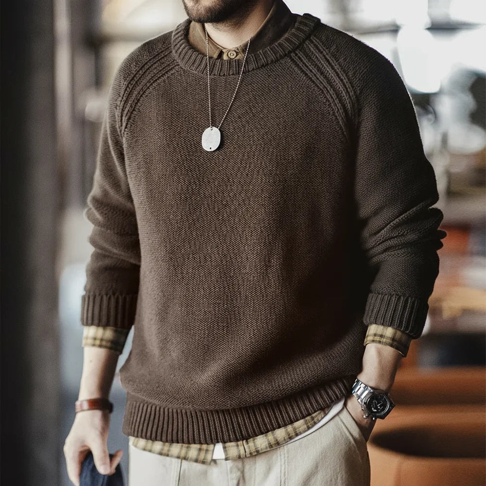 Men's brown crew-neck knitted sweater, long sleeve