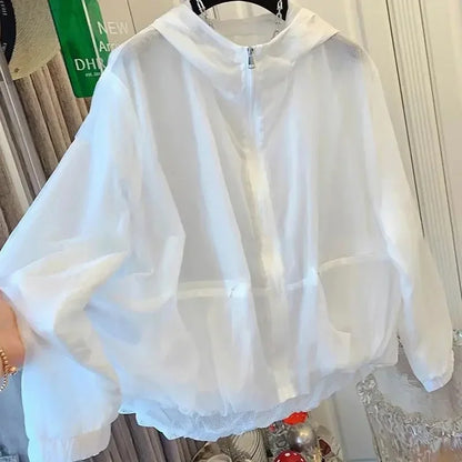 Women's lightweight windbreaker with hood and zipper, loose fit, sheer design