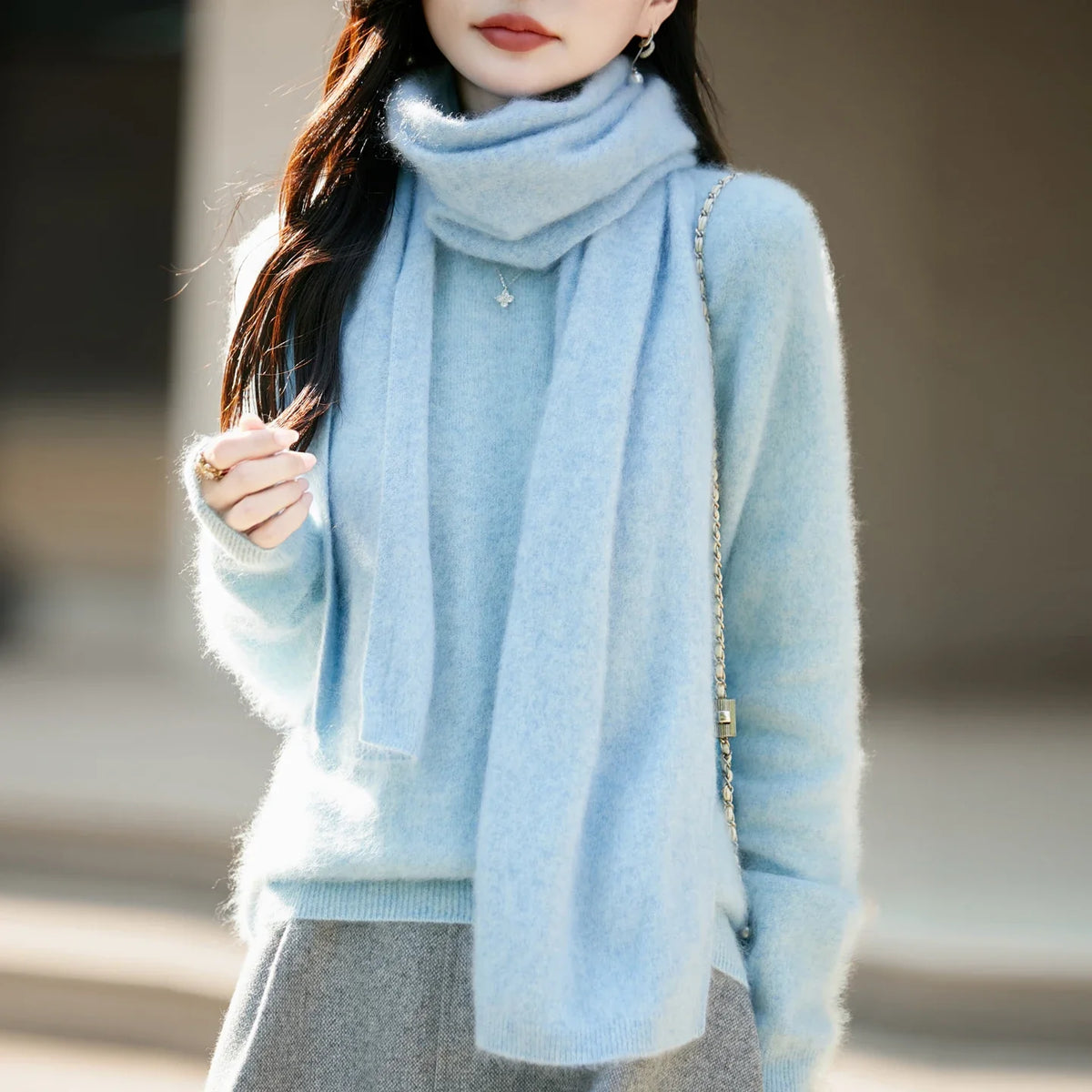 Women's soft fine-knit crew-neck long-sleeve sweater