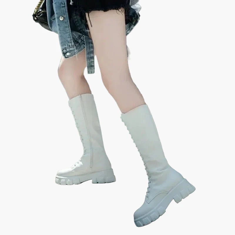 Women's lace-up boots with platform – Fashionable high combat boots for everyday and leisure use