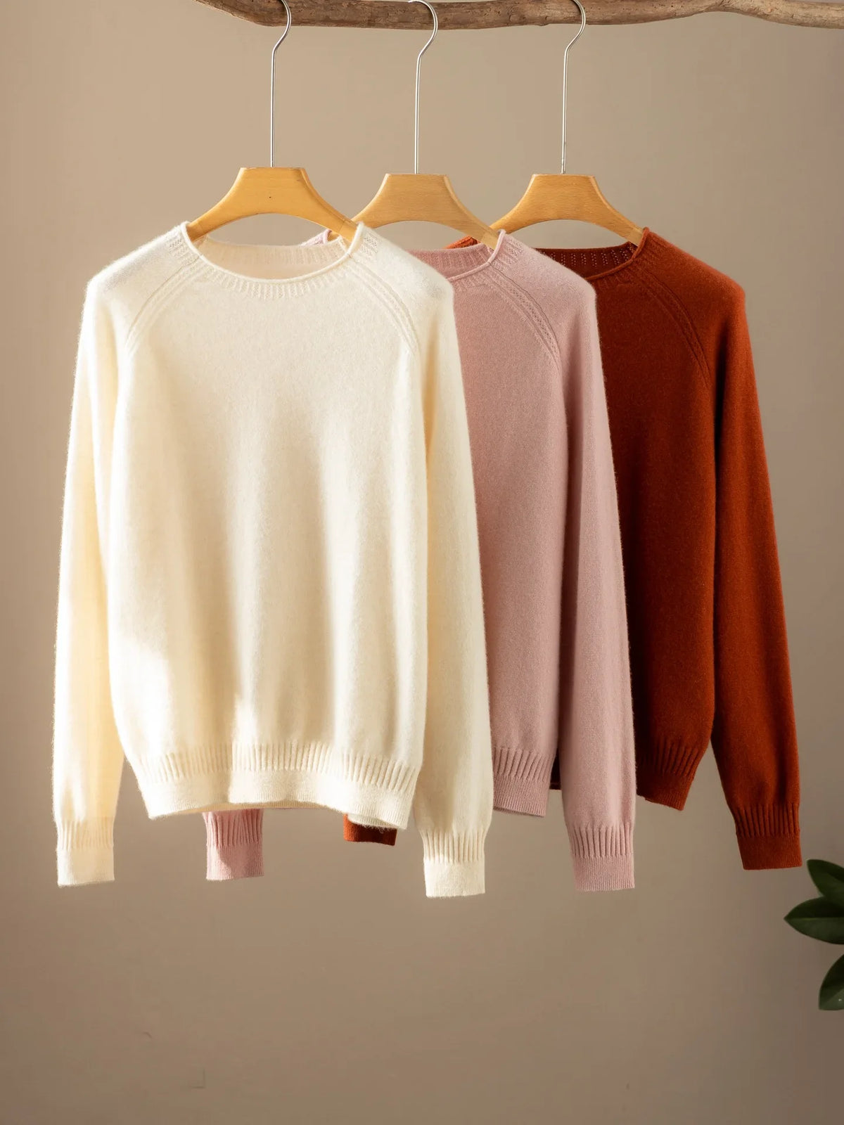 Women's crew-neck long-sleeve knit sweater