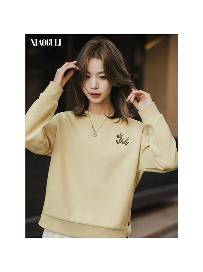Women's Crew-Neck Sweatshirt with Animal Print Light Yellow