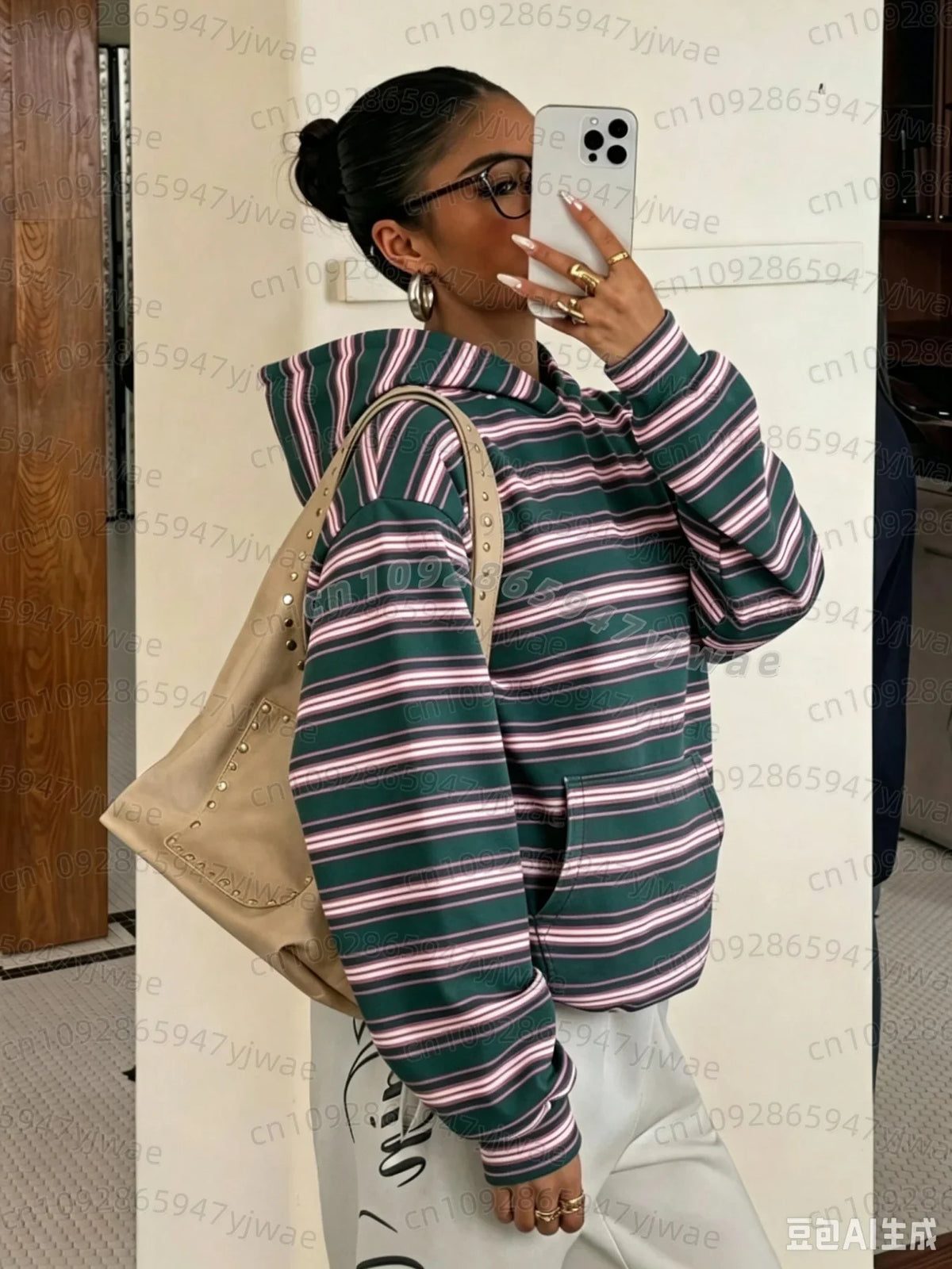 Women's camouflage hoodie, oversized fit, kangaroo pocket