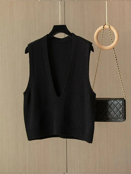 Women's knitted sweater vest with a V-neck, sleeveless knitted top