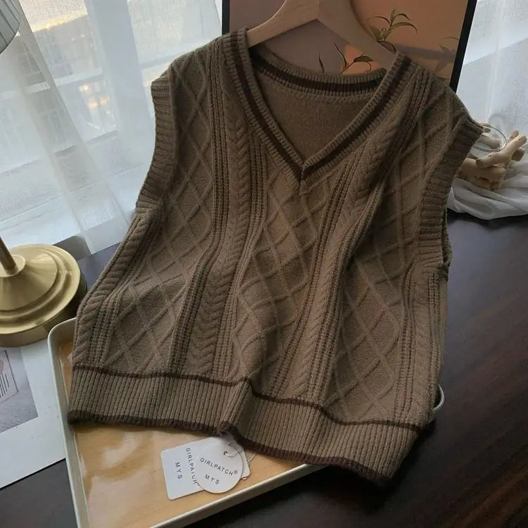Women's knitted vest with V-neck and cable-knit pattern